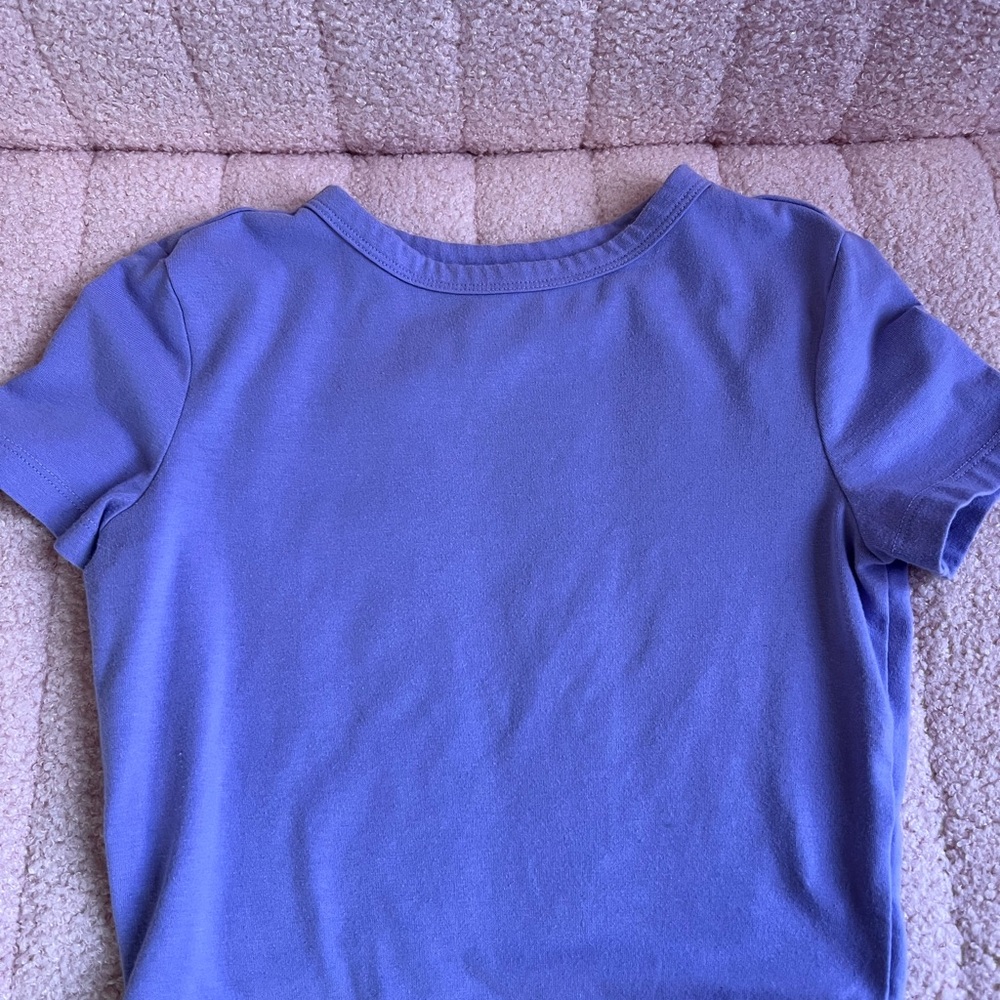 Women’s light purple crop top
